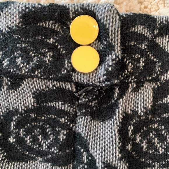 Cute Ruffles and Roses Skirt - Picture 4 of 8